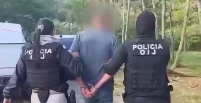 Hallan a una mujer y un hombre muertos dentro de una casa en Miramar
