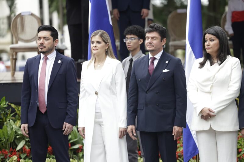 Laura Fernández durante el acto patrio del 15 de setiembre de 2026